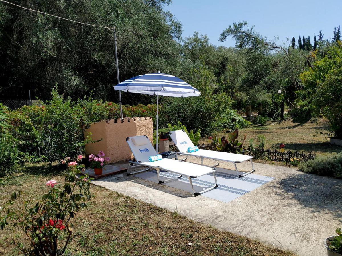 Family Holiday Apartment With Garden & Bbq Velonades  Екстер'єр фото