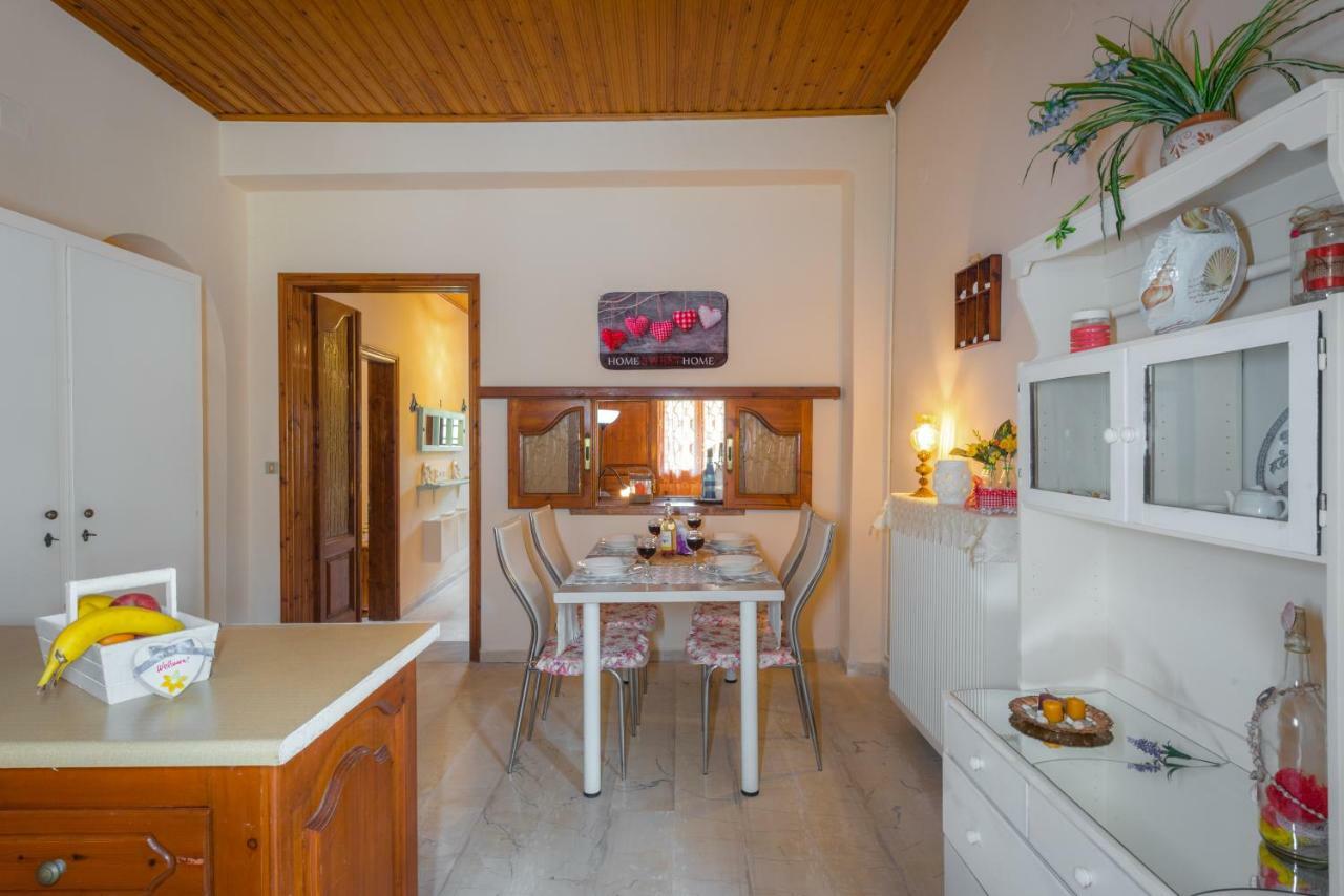 Family Holiday Apartment With Garden & Bbq Velonades  Екстер'єр фото